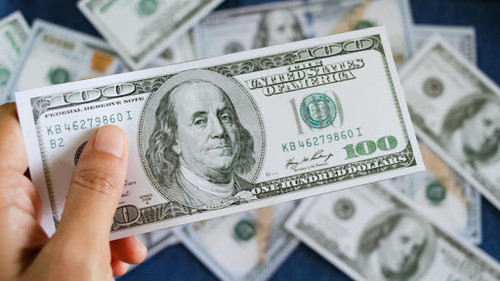 Курс валют: Банки продают доллар по 87,8 сома