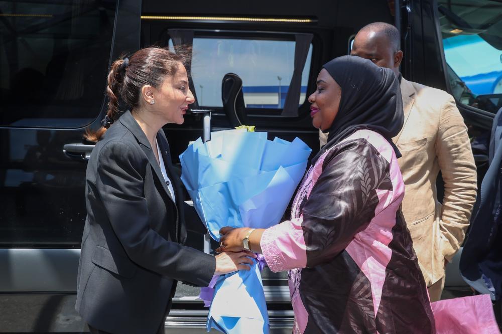 Mozambik parlamentinin sədri Azərbaycana gəlib