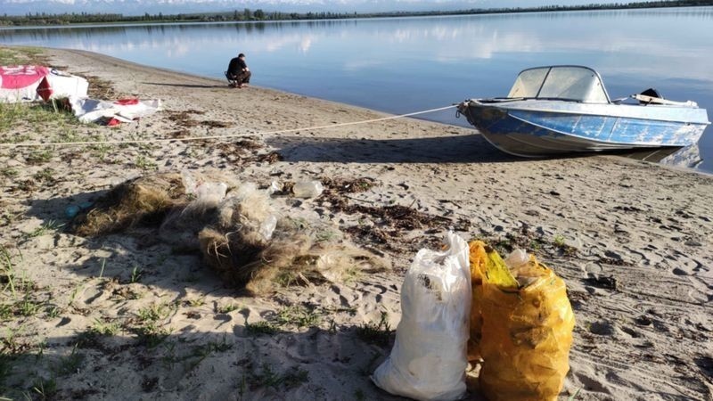 Emergency Ministry divers remove 9.4 km of old fishing nets from Son-Kul Lake