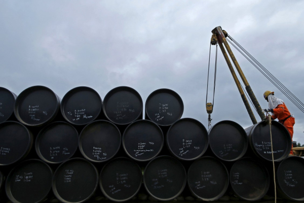Нефть дешевеет