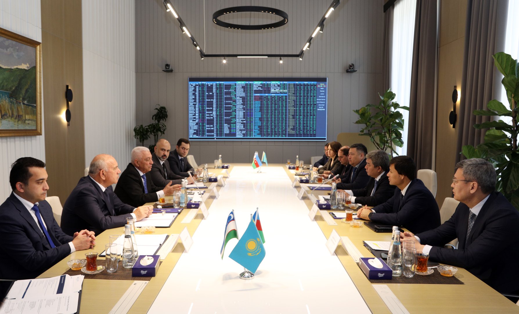 Руководители энергосистем Азербайджана, Казахстана и Узбекистана провели обсуждения