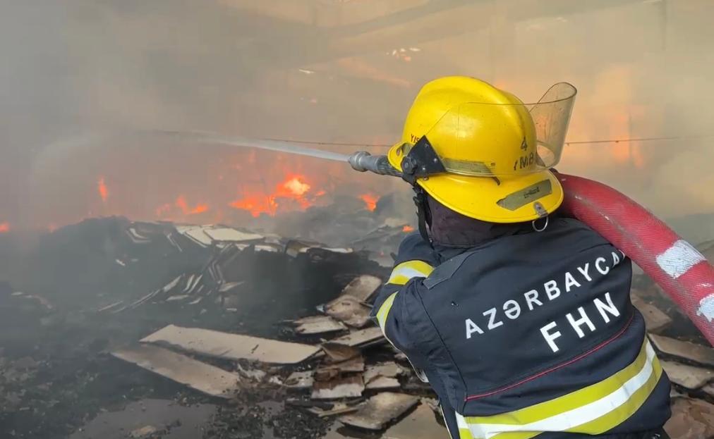В бакинском поселке произошел пожар