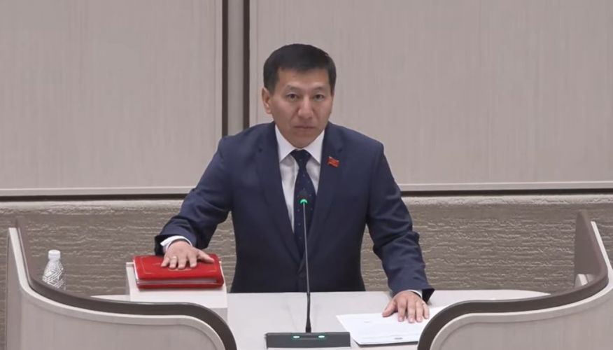New MP Maksat Alymbekov takes oath