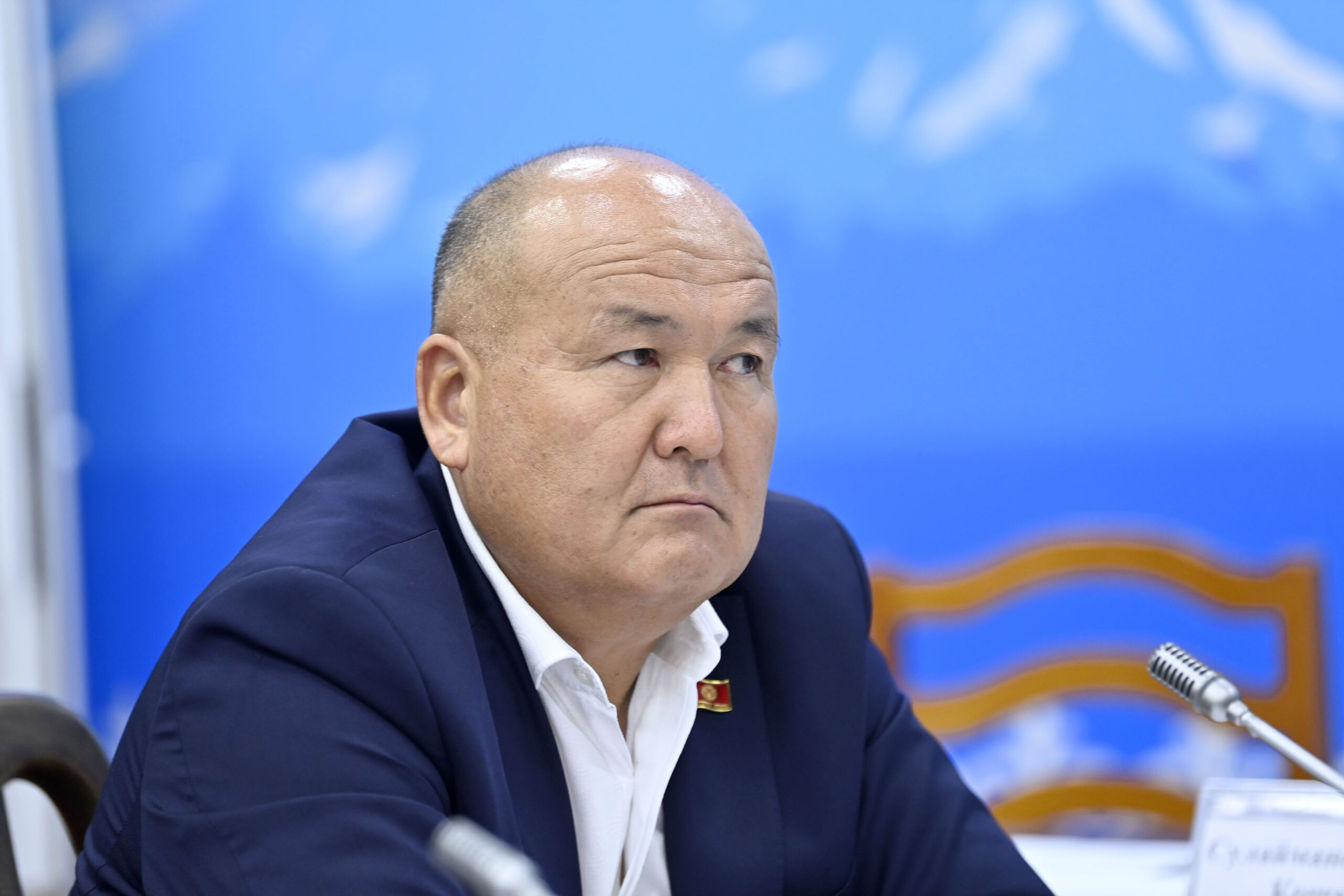 Президент пообещал помочь более 700 пострадавшим от экс-мэра Женишбека Токторбаева