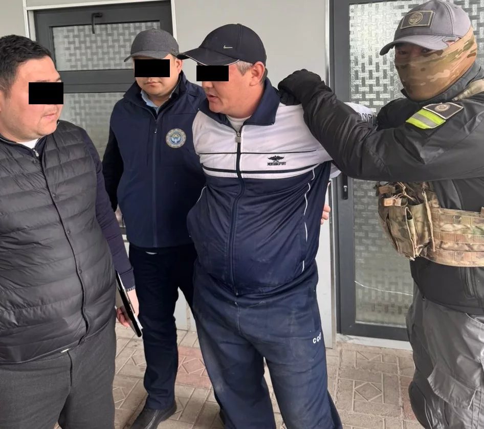 Разработали дистанционную схему получения взятки: Задержаны начальник отдела и оперативник СБНОН МВД КР за вымогательство