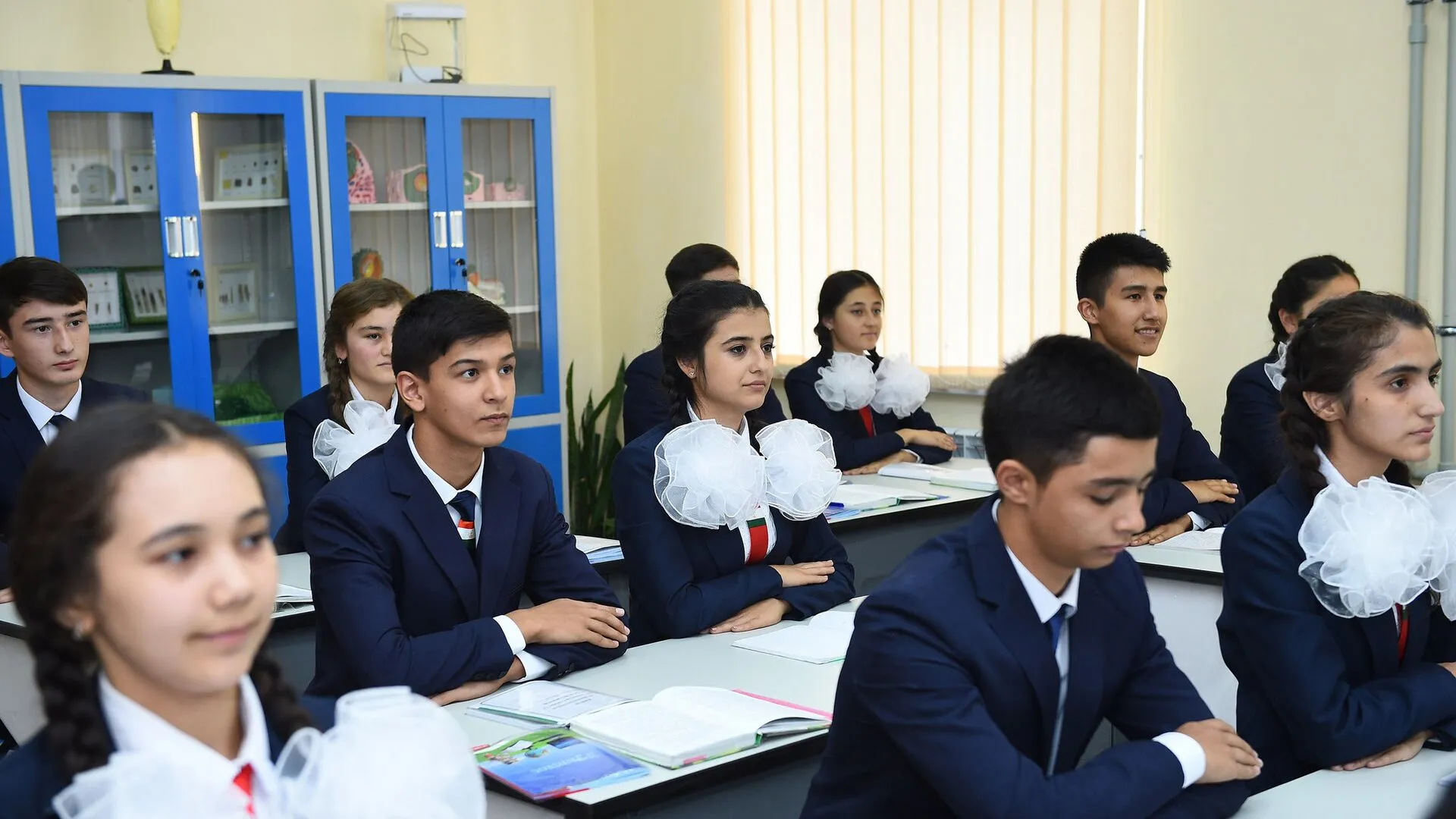 В Таджикистане на одного учителя приходится 18 учеников
