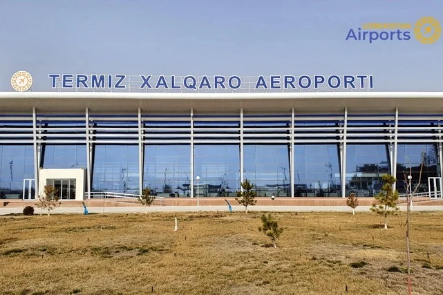 В аэропорту Термеза задержали чартерный рейс Fly Khiva
