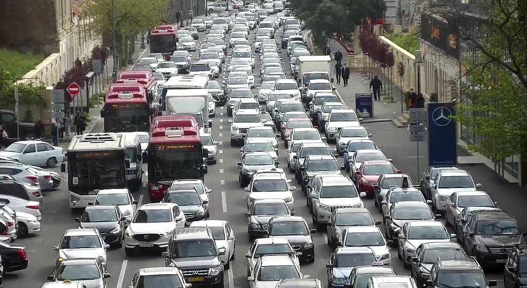 DİQQƏT: Bu yollarda tıxac var