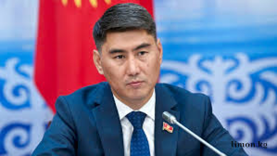 К Чынгызу Айдарбекову пришли с обыском