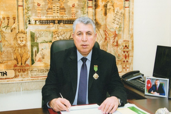 Алиев наградил Евдаева