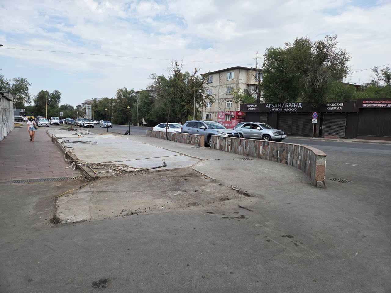 На Ортосайском рынке снесли кафе, построенное на муниципальной земле