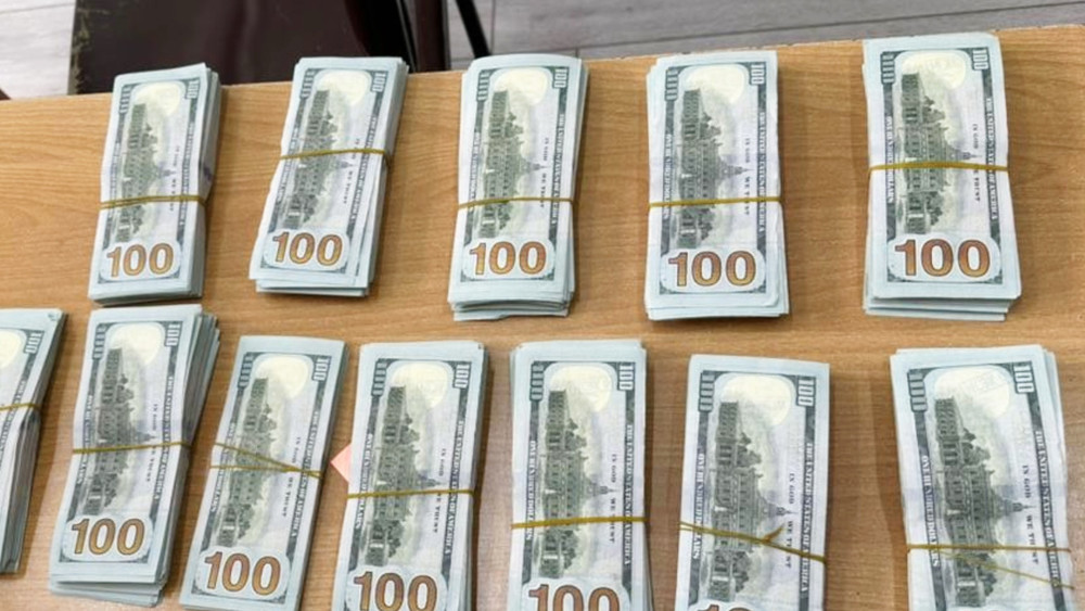 Верховный суд подтвердил приговор организатору сбыта фальшивых долларов из колонии