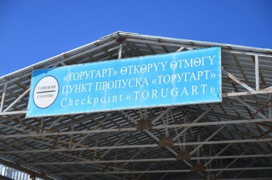 Шесть новых полос для грузового транспорта запустили на КПП «Торугарт»