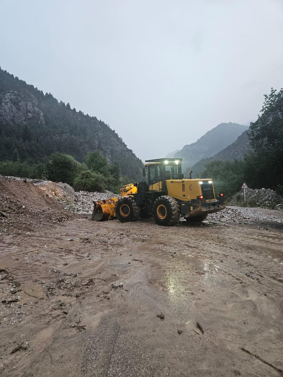 Движение на автодороге Бишкек — Ош восстановлено