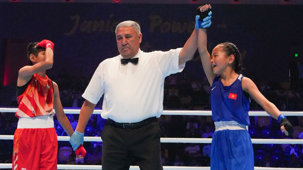 Юная кыргызстанка завоевала серебро юношеского чемпионата Азии по боксу