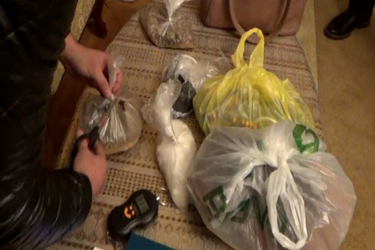 Bakıda narkokuryerdə 9 kq narkotik aşkarlanıb