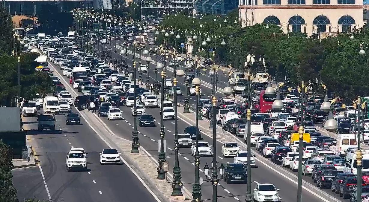 ДТП в центре Баку привело к заторам