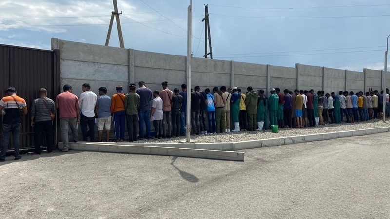 500 of undocumented foreign nationals exit Kyrgyzstan under July "green corridor" amnesty
