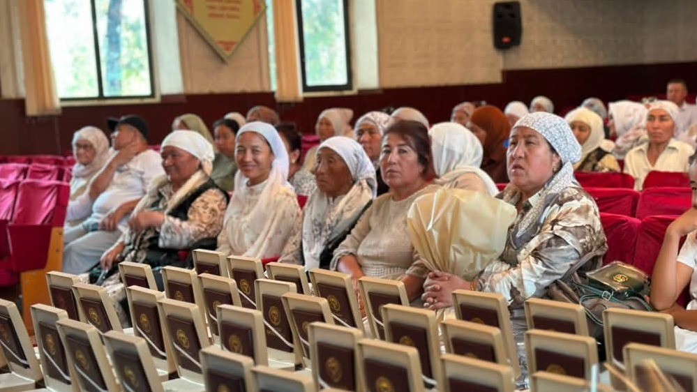 В Кадамжае 35 матерям вручили ордена «Баатыр эне» и медали «Эне даңкы»