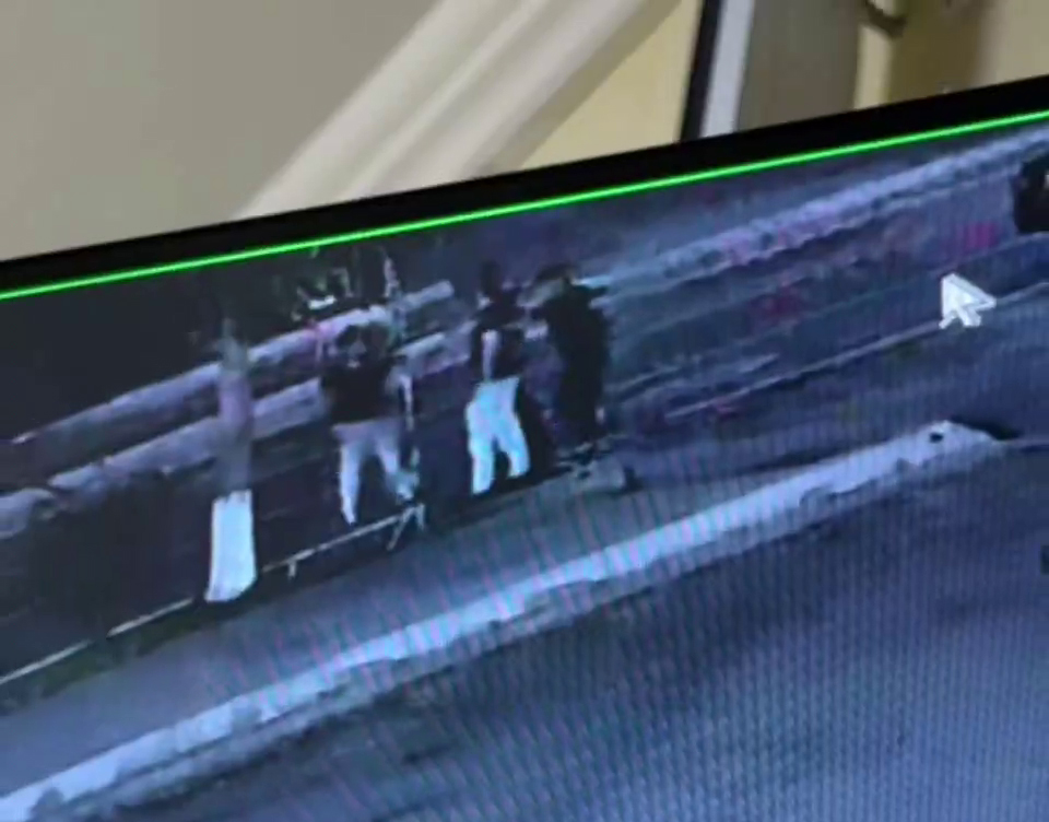 В Намангане четверо мужчин избили парня из-за долга. Видео
