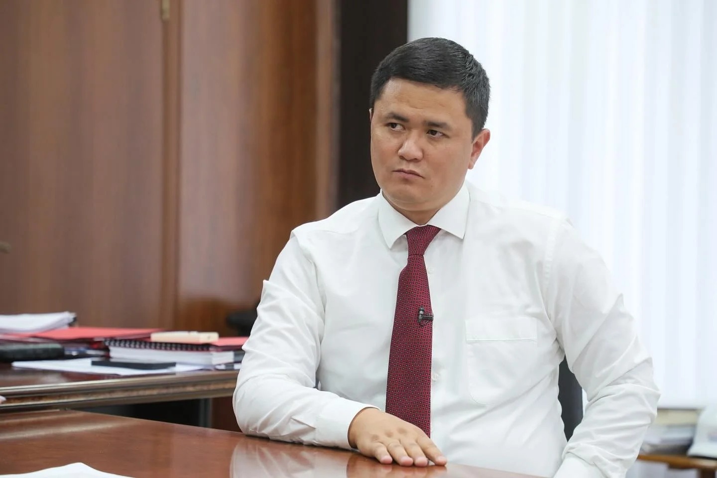«Надо выплатить кредит, а потом покупать авто» — Орунтаев о парковках в домах ГИК