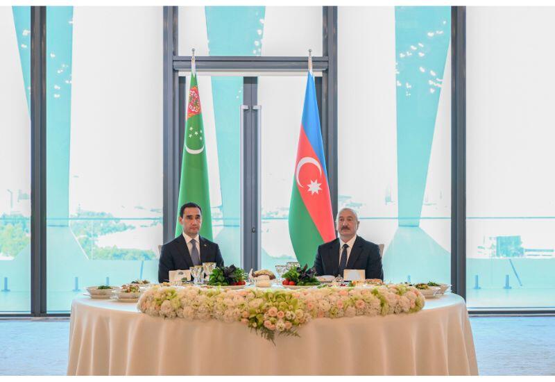 Prezident İlham Əliyevin adından Türkmənistan Prezidentinin şərəfinə dövlət ziyafəti verilib