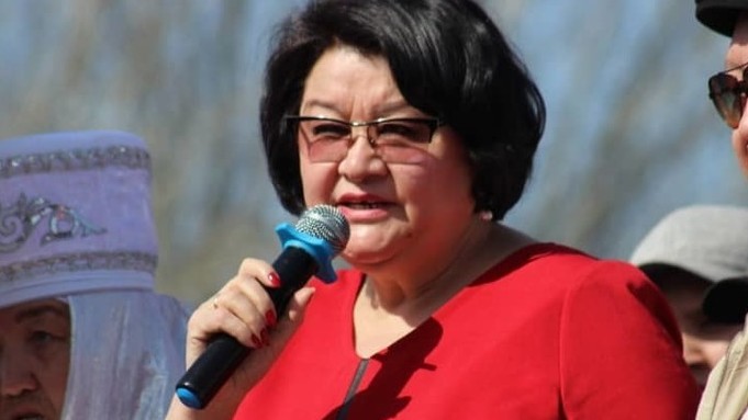 Экс-депутат опровергла слухи о психиатрической справке Камчыбека Ташиева