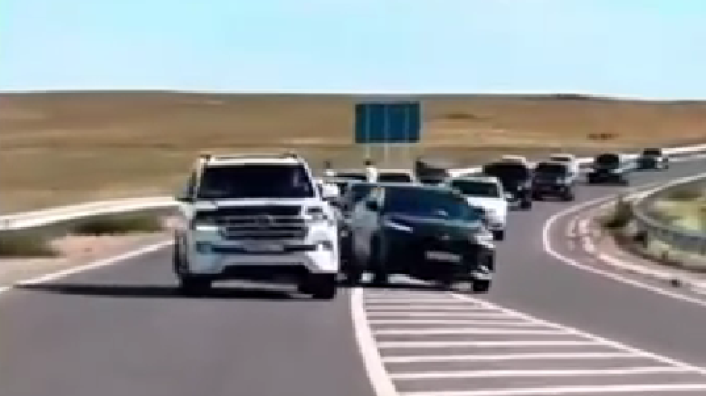 Опасные маневры выпускного кортежа попали на видео в Туркестанской области