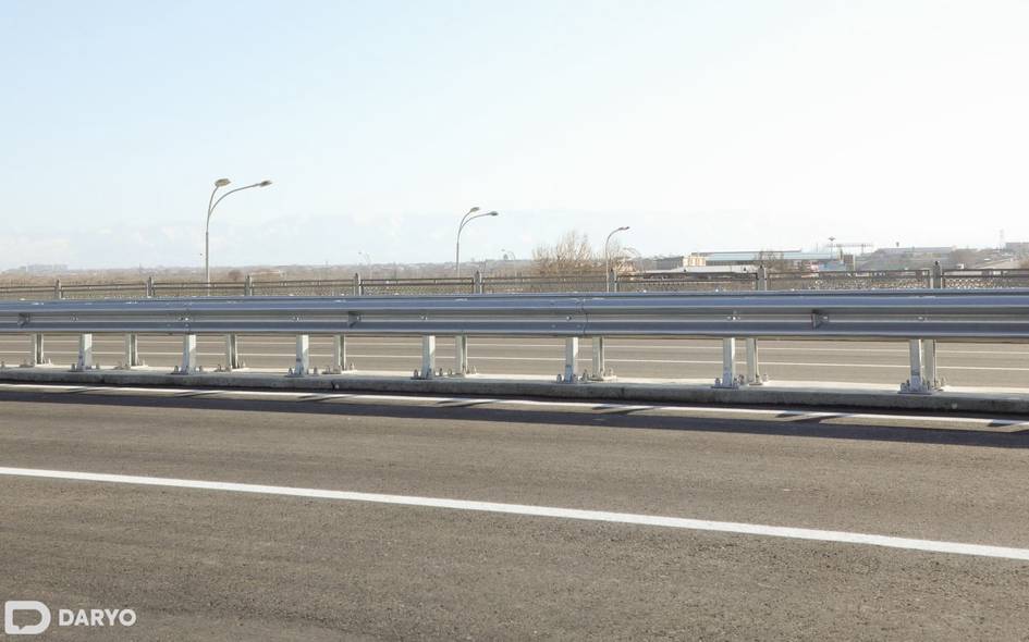 Платная дорога Ташкент — Самарканд за $2,1 млрд сократит время в пути до 2,5 часов Протяженность дороги составит 282 км, она соединит Ташкентскую, Сырдарьинскую, Джизакскую и Самаркандскую области. Расчетная скорость движения составит 150 км в час. Проект реализуют совместно с Китаем.