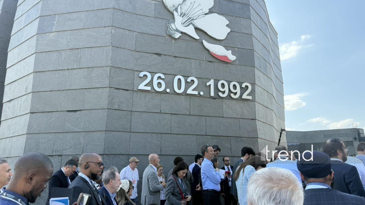 IV Şuşa Qlobal Media Forumunun iştirakçıları Xocalı Soyqırımı Memorialını ziyarət ediblər