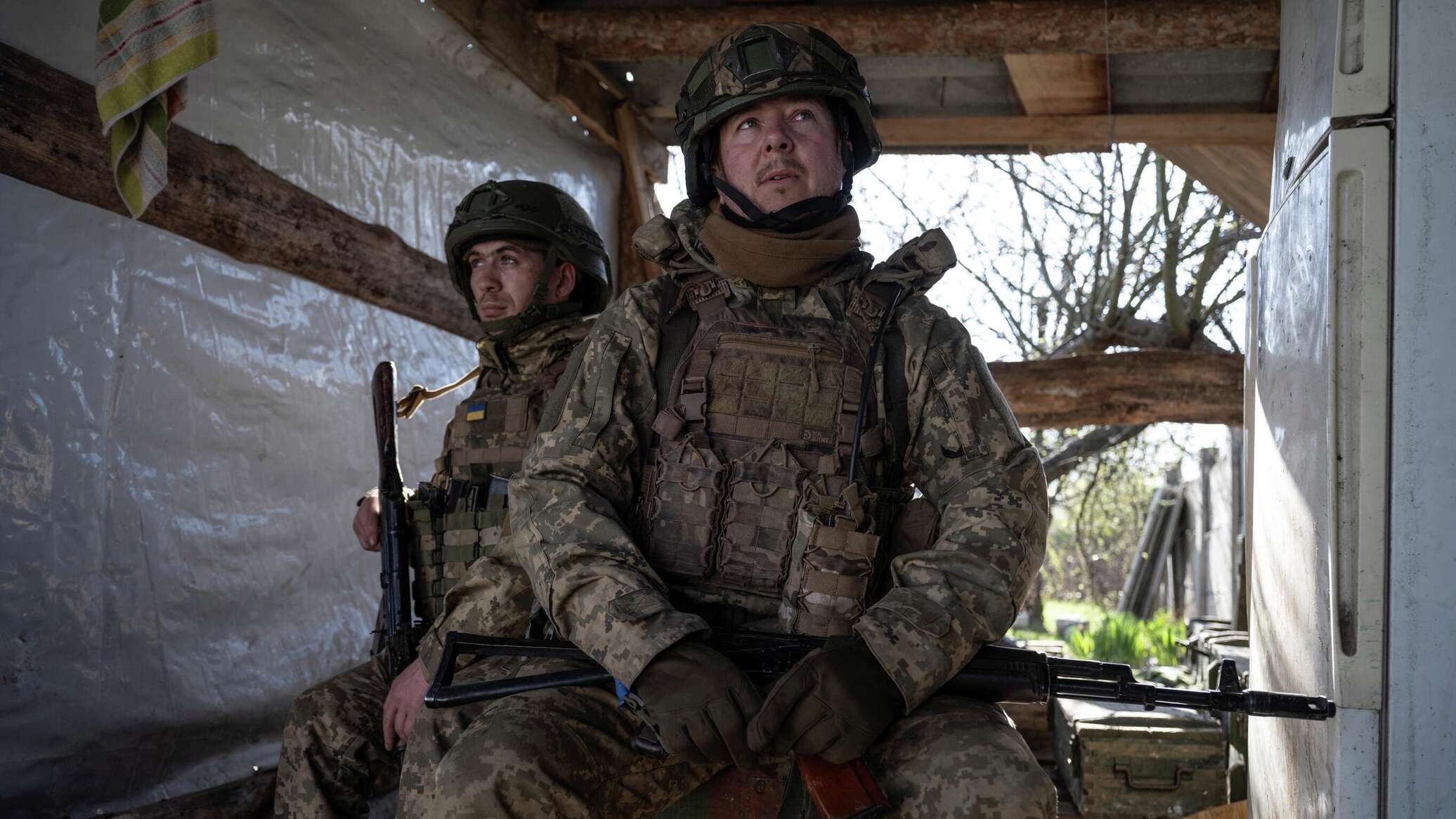 Роҳбарони қисми ҳарбӣ дар Украина одамонро ба хидмат ба таври сохта қабул мекарданд