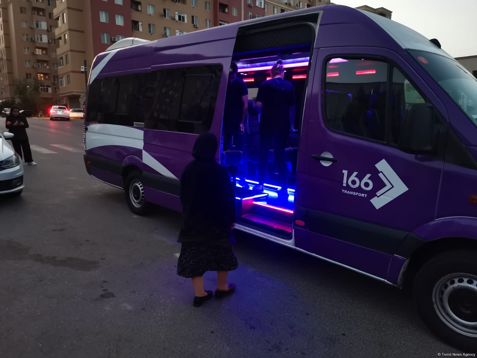 В город Агдам возвращается очередная группа бывших вынужденных переселенцев