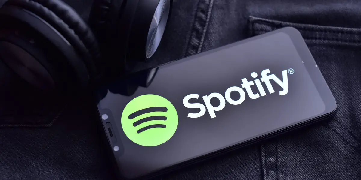 Spotify перестанет рекомендовать созданные ИИ песни