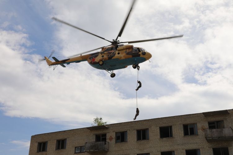 SCNS holds large-scale anti-terror exercises at school