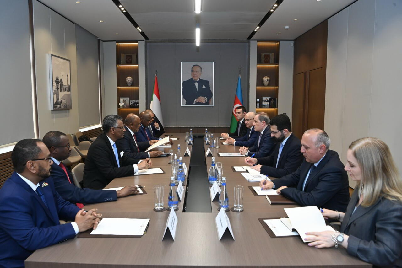 Azərbaycan və Sudan diplomatik pasport sahiblərini vizadan qarşılıqlı azad edəcək