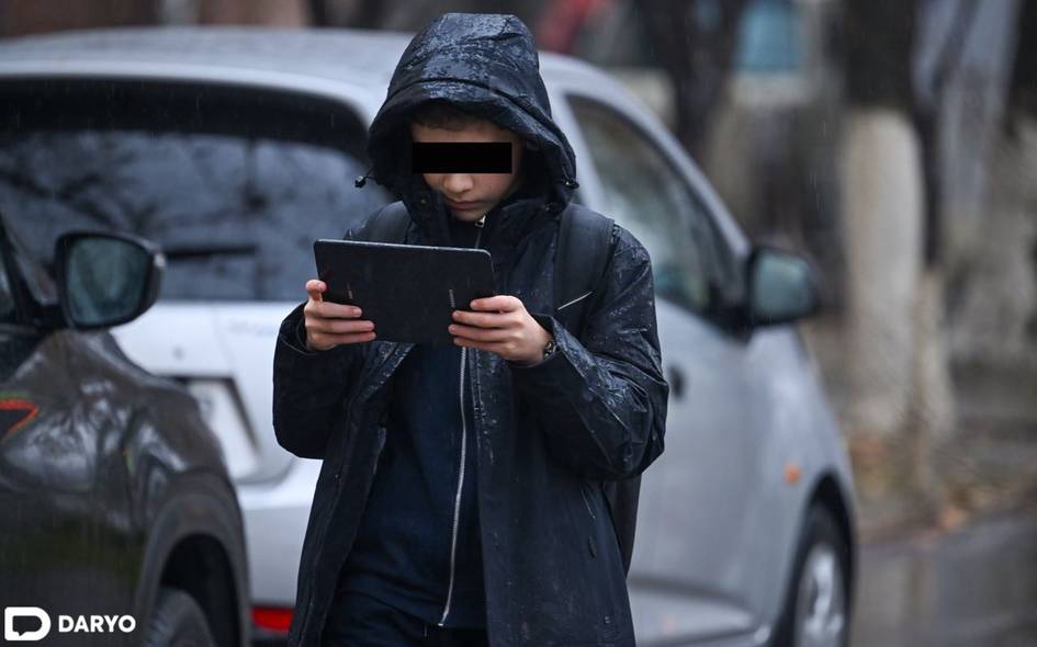 В Узбекистане могут ограничить доступ к соцсетям для детей младше 16 лет Планируется разработать соответствующий законопроект и вынести его на общественное обсуждение. По словам министра дошкольного и школьного образования, этот вопрос уже обсуждался с депутатами и сенаторами.