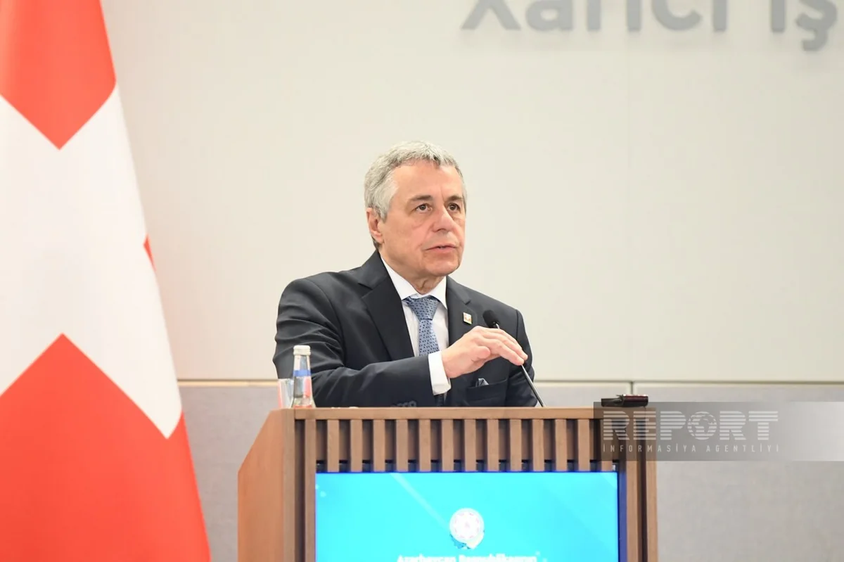 Глава МИД: Когда вожу машину, я иногда пользуюсь АЗС SOCAR в Швейцарии