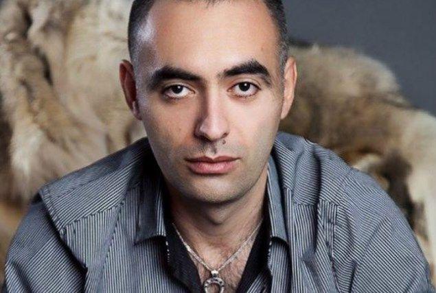 Müəllim işə qəbul üçün ekstrasens Zirəddinə müraciət etdi