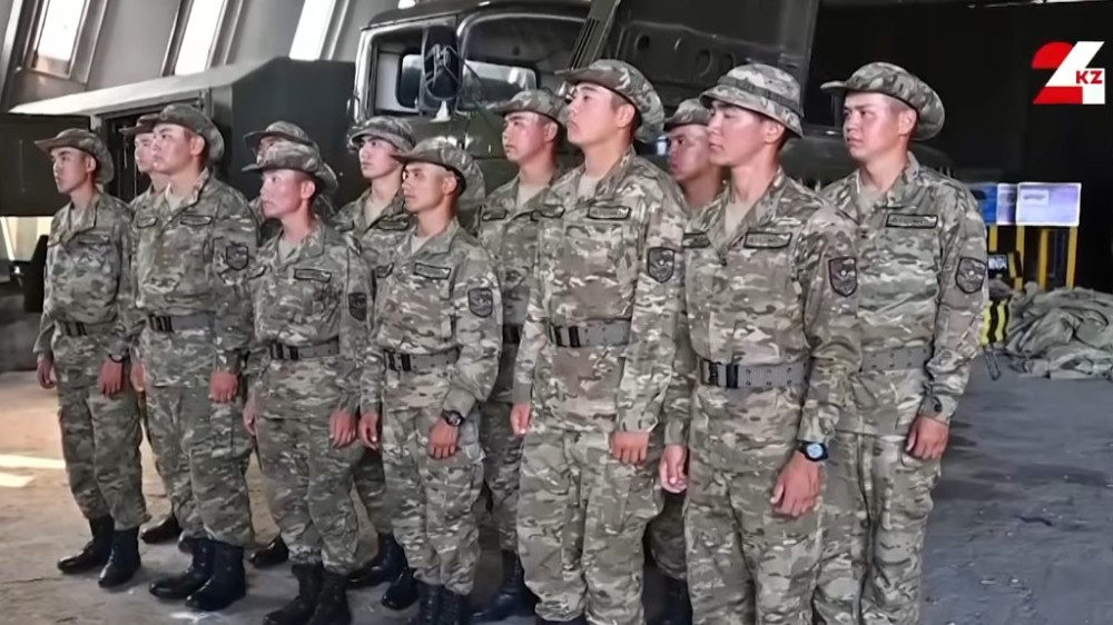 13 односельчан вместе проходят воинскую службу в Актобе