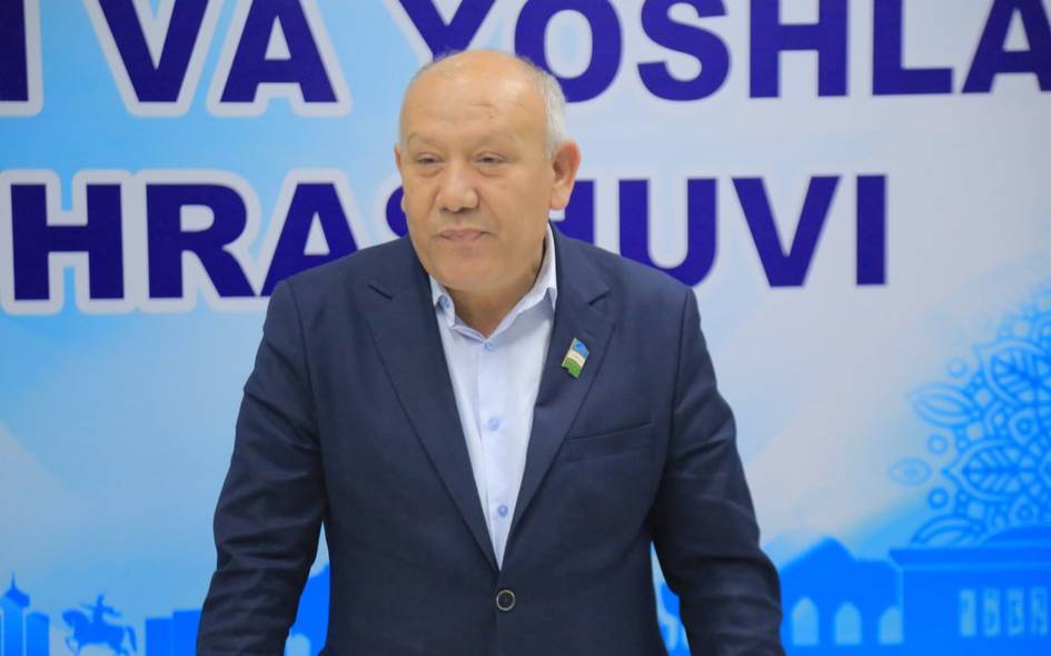 Хоким Кувинского района получил выговор за оскорбление фермера. Видео