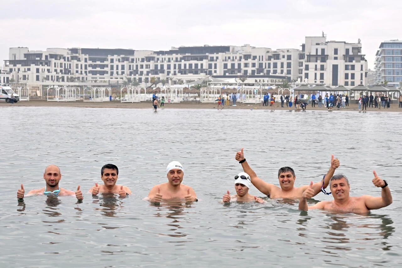 В Sea Breeze прошла массовая акция по плаванию в море