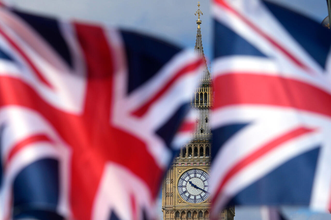 London polisi baş nazirin ofisinin əməkdaşlarını dindirəcək