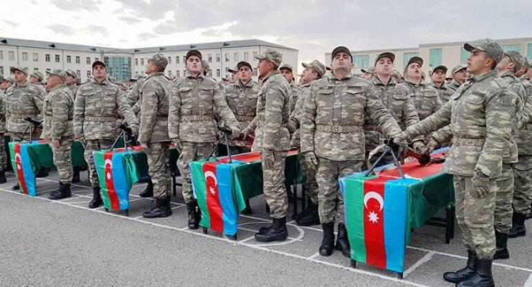 Əsgərlik müddətinin azaldılması və ödənişli hərbi xidmətlə bağlı rəsmi açıqlama