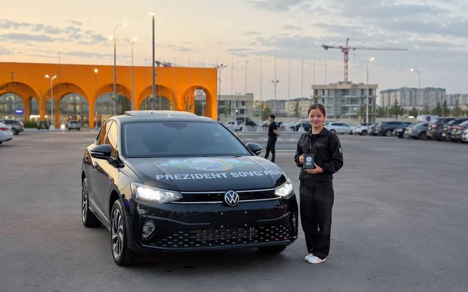 Президент подарил юной изобретательнице электромобиль Volkswagen Девушка является победительницой международного фестиваля «Инженеры будущего» по направлению «Автомобили нового поколения».