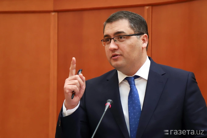 Мирзиёев освободил Русланбека Давлетова от должности своего советника