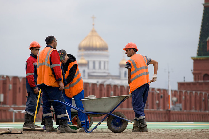 Akfa Group готова трудоустроить 10 тыс. узбекистанцев, работающих за рубежом — Мирзиёев поручил создать платформу