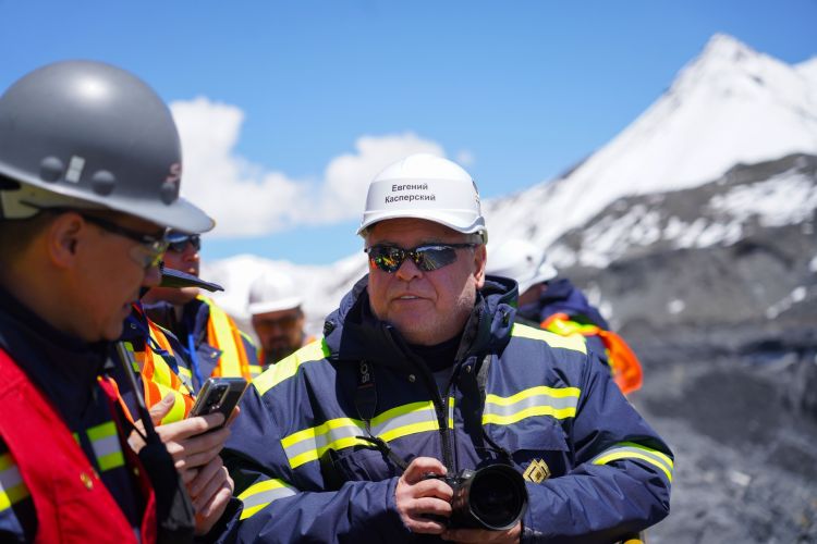 Eugene Kaspersky visits Kumtor mine