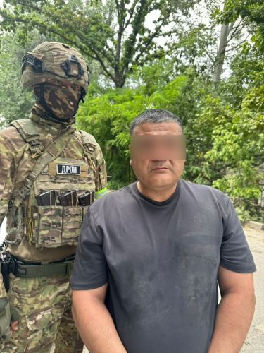 Man with bag full of weapons belonging to Doo Chyngyz detained in Bishkek