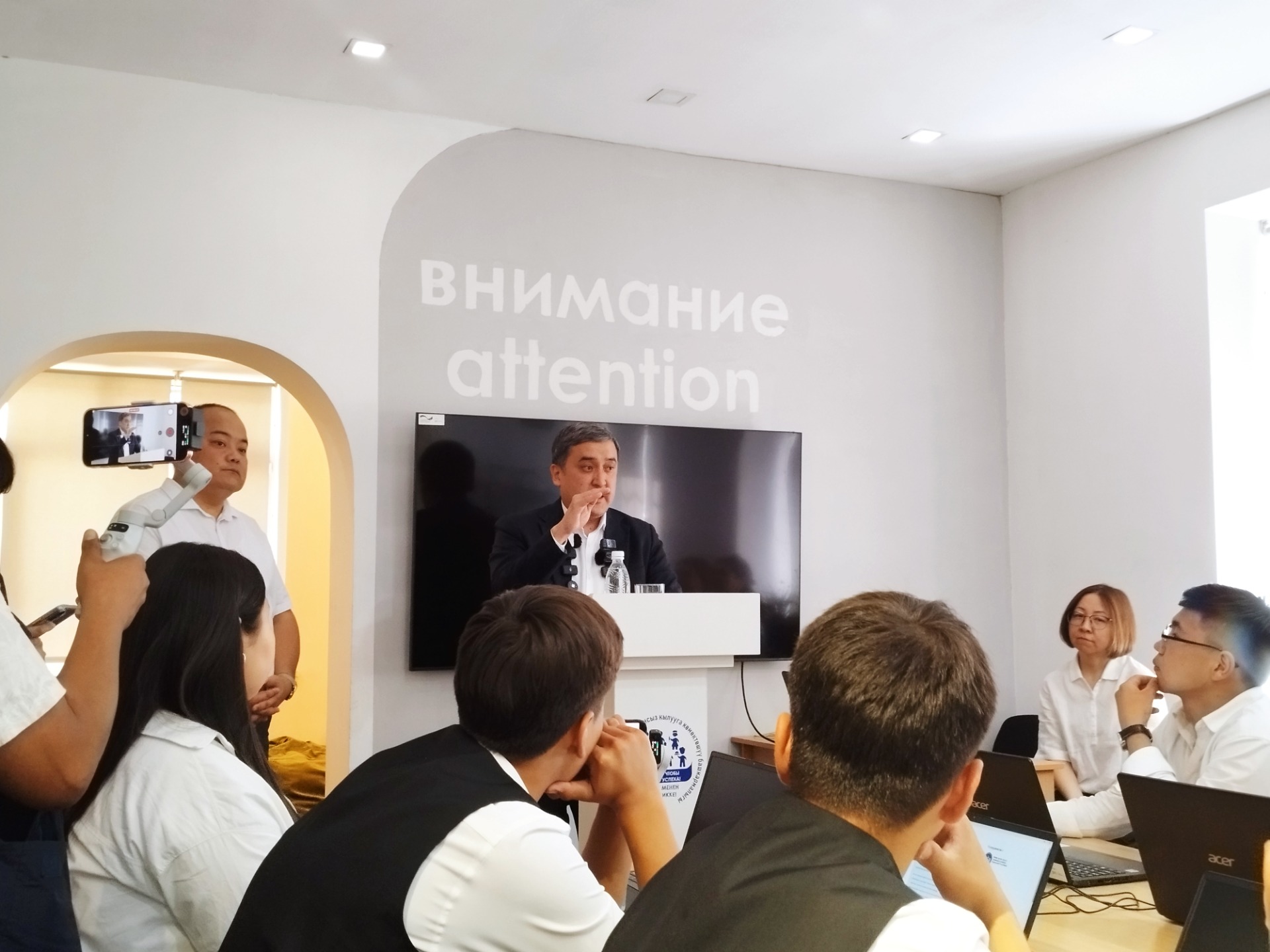 Некоторые профессии в Кыргызстане могут исчезнуть с развитием ИИ