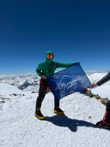 Kyrgyz woman who donated 70 percent of liver to her brother conquers Lenin Peak